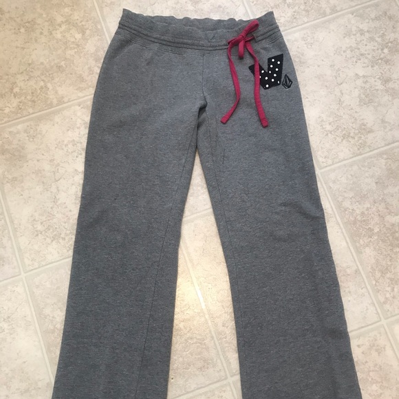 🦋 3 for $20 Volcom joggers - Picture 1 of 3